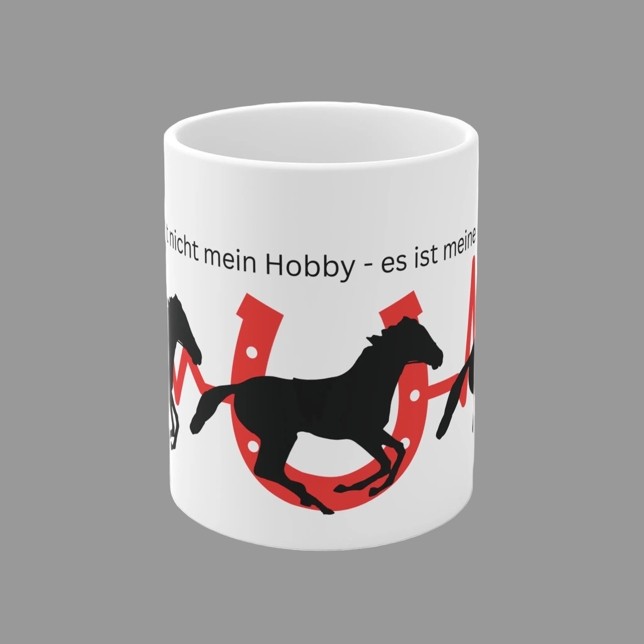 Weiße 330 ml Keramiktasse mit dem Spruch „Reiten ist nicht mein Hobby – es ist meine Therapie“, Herzschlag-Design und schwarzer Pferdesilhouette – Geschenk für Reiter und Pferdefans.