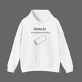 Weißer Unisex Hoodie mit dem Spruch „Montag im Energiesparmodus“ und einem fast leeren Akku-Symbol – lustiger Hoodie für Büro, Arbeit und Alltag.
