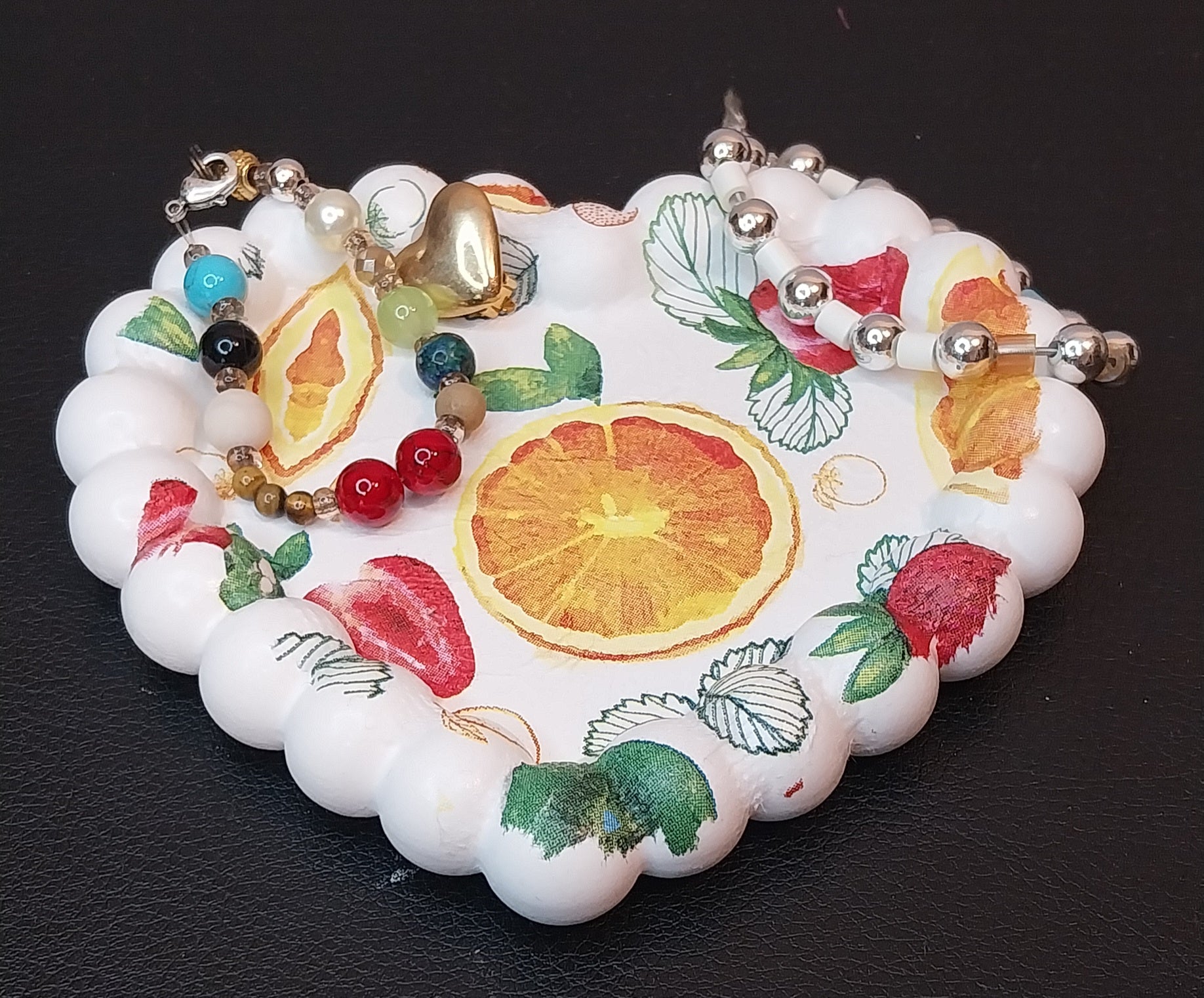 Bubbel Tablett Herz mit Servietten-Technik – Erdbeere & Orange – Handgefertigtes Einzelstück – Dekotablett Herz ca. 13 x 11 cm