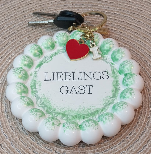 Bubbel Tablett Rund „Lieblingsgast“ – Handgefertigtes Einzelstück mit Servietten-Technik – Dekotablett ca. 16 cm