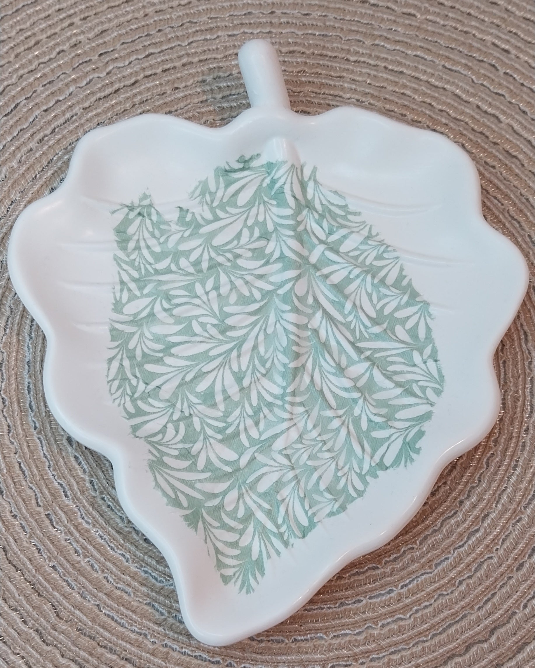 Herbstblatt Groß mit Servietten-Technik – Handgefertigtes Einzelstück – Dekoschale Blatt ca. 16 cm