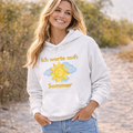 Weißer oder navyblauer Unisex Hoodie mit dem Spruch „Ich warte auf Sommer“ und Sonnenmotiv für Sommerliebhaber, Urlauber und Sonnenfans.