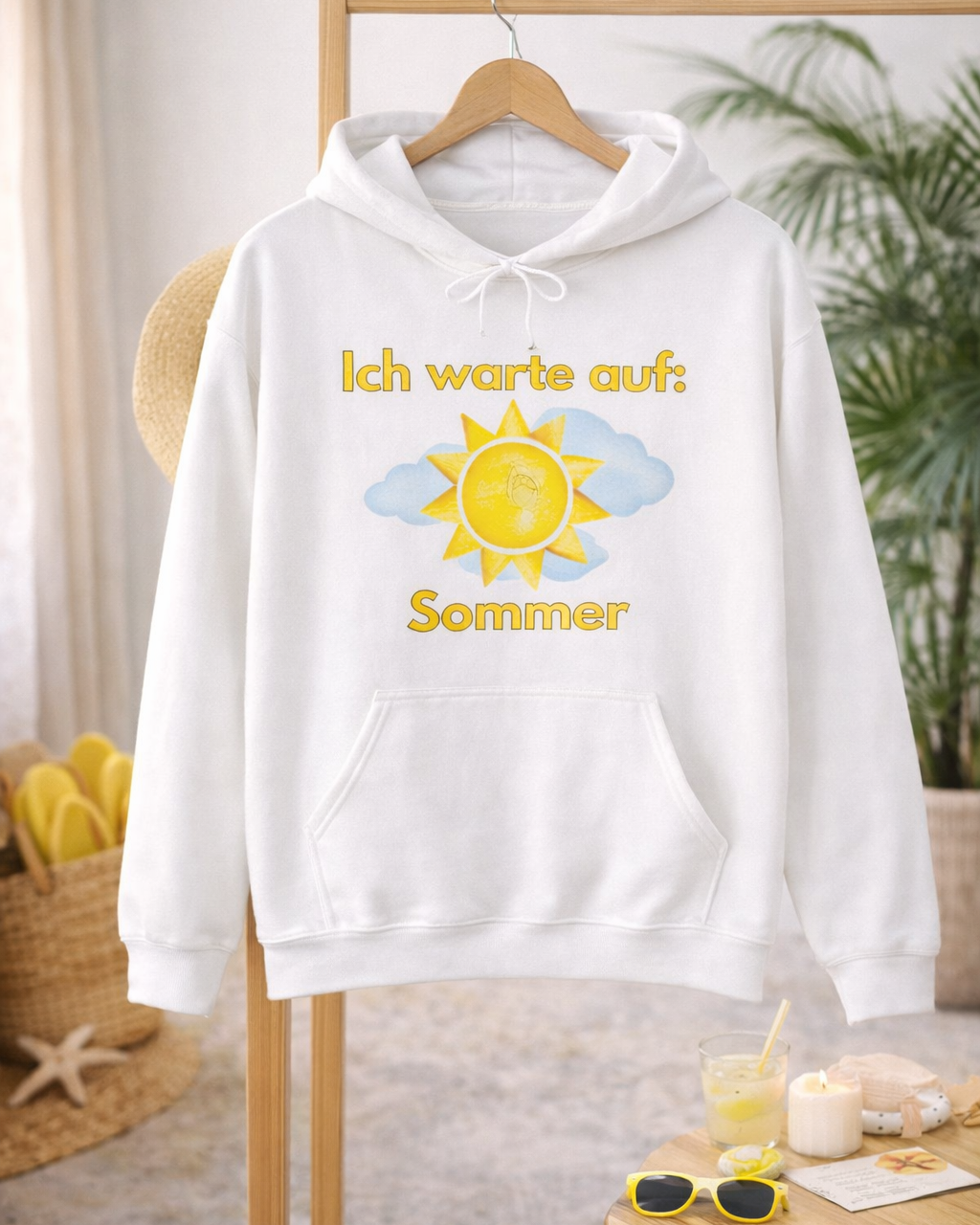Weißer oder navyblauer Unisex Hoodie mit dem Spruch „Ich warte auf Sommer“ und Sonnenmotiv für Sommerliebhaber, Urlauber und Sonnenfans.