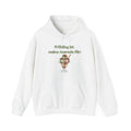 Weißer Unisex-Hoodie mit Spruch „Frühling ist meine Ausrede für Eis“ und großem Eisbecher-Motiv auf der Vorderseite.