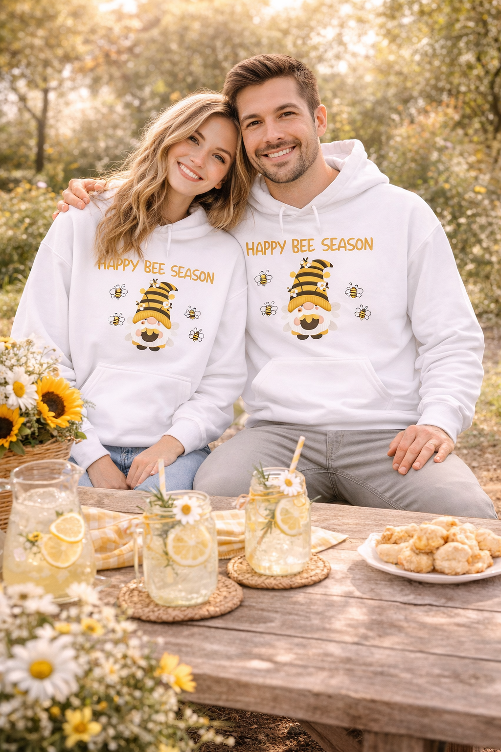 Happy Bee Season Hoodie – Süßer Frühlings Hoodie mit Bienen – Hoodie mit Wichtel Design