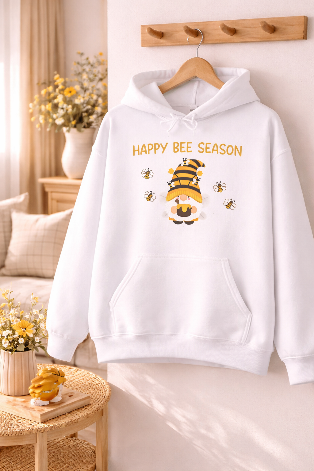Happy Bee Season Hoodie – Süßer Frühlings Hoodie mit Bienen – Hoodie mit Wichtel Design
