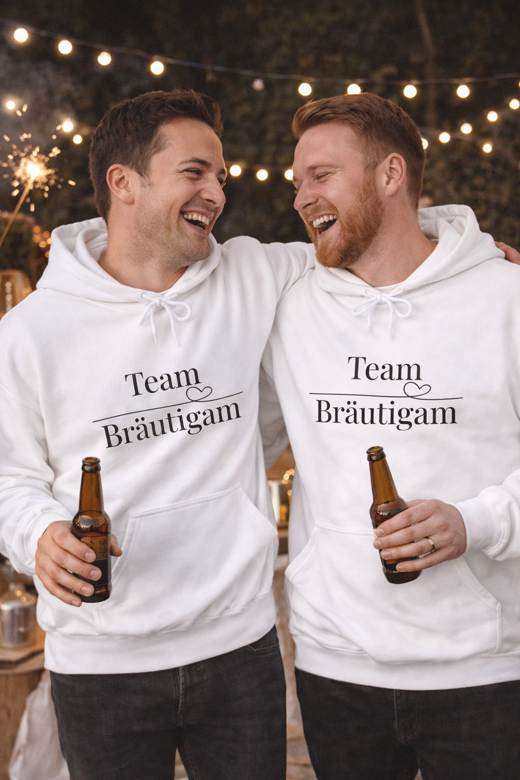 Weißer Unisex Hoodie mit schlichtem schwarzen Schriftzug „Team Bräutigam“ und kleinem Herz – ideal für Junggesellenabschiede und Hochzeiten.