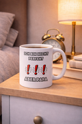 Weiße 300-ml-Keramiktasse mit dem Spruch „Ich bin nicht perfekt, aber Papa“ und roten Ausrufezeichen – lustige Geschenkidee für Väter.