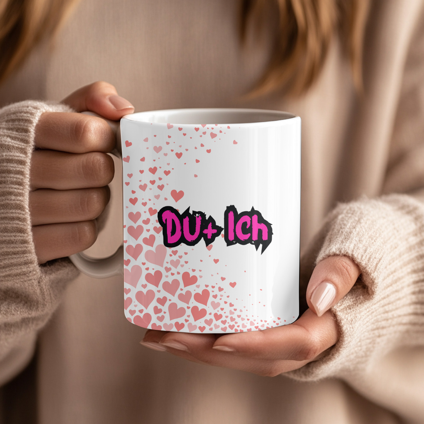 Weiße 330 ml Keramiktasse mit rosa Glitzerherz und den Schriftzügen „Du + Ich“, „Ich + Du“ und „Perfekt“ – romantisches Geschenk für Paare und Verliebte.