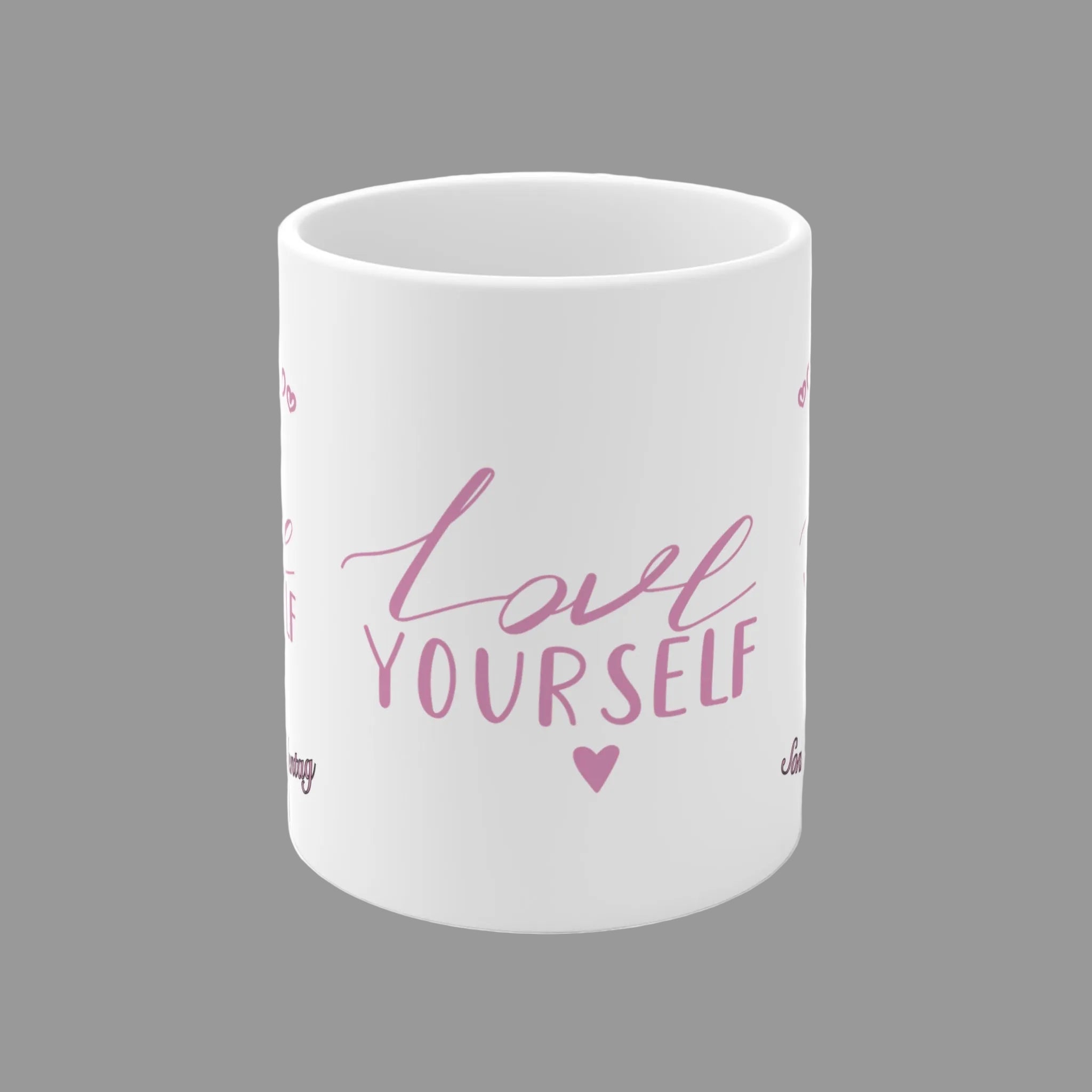 Weiße Keramiktasse mit rosa Schriftzug „Love Yourself“ sowie dem Spruch „Sonntag ist Seelentag“ und kleinen Herzmotiven – 300-ml-Tasse für Kaffee- und Teeliebhaber.
