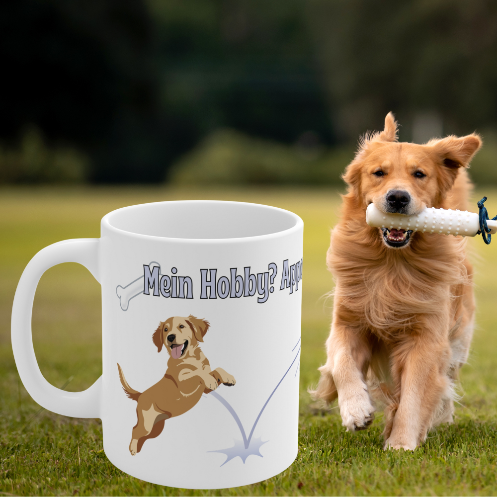 Weiße 330 ml Keramiktasse mit dem Spruch „Mein Hobby? Apportieren & Herzen klauen“, einem niedlichen Hund, Herz- und Pfotenmotiv – Geschenk für Hundeliebhaber.