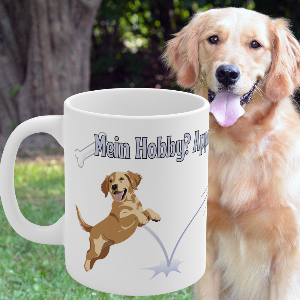 Weiße 330 ml Keramiktasse mit dem Spruch „Mein Hobby? Apportieren & Herzen klauen“, einem niedlichen Hund, Herz- und Pfotenmotiv – Geschenk für Hundeliebhaber.