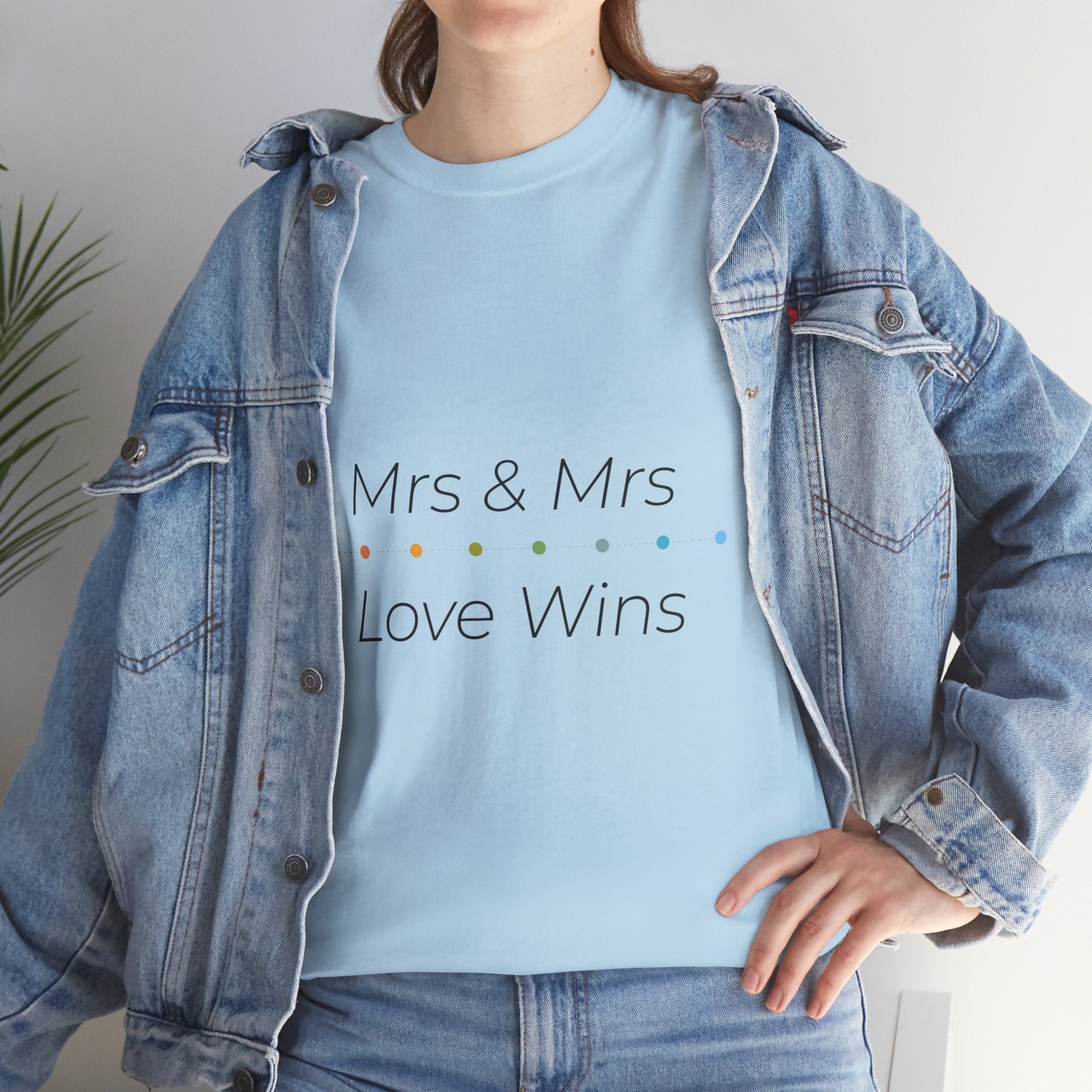 T-Shirt „Mrs & Mrs Love Wins“ – LGBTQ Hochzeit Shirt – Geschenk für Frauenpaar