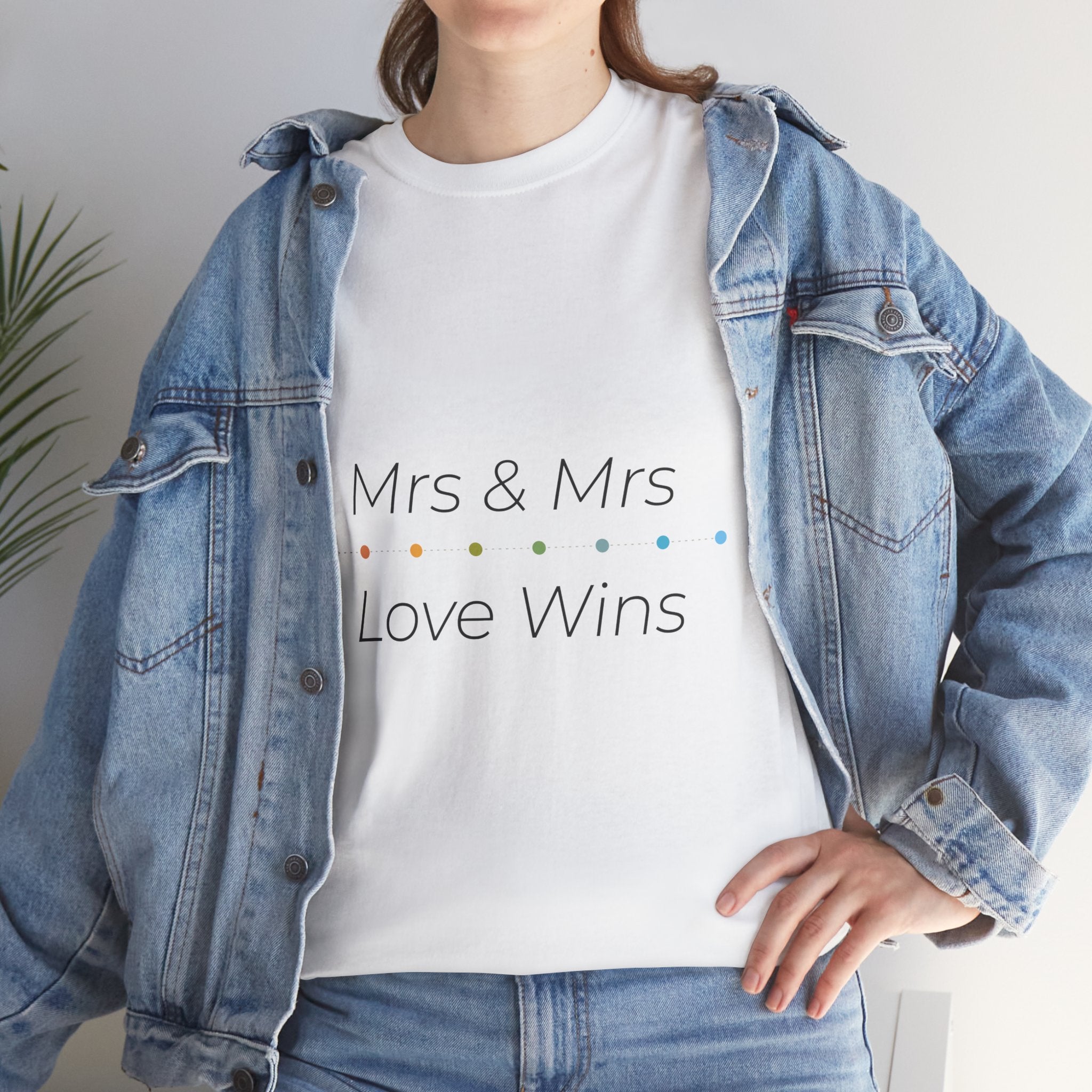 T-Shirt „Mrs & Mrs Love Wins“ – LGBTQ Hochzeit Shirt – Geschenk für Frauenpaar